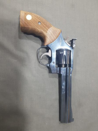 Por exceso de cupo vendo revólver Manurhin mod. MR .32 MATCH no ha tirado ni 500 tiros lo tenia como 2ª 00