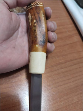 Se venden estás dos preciosidades hechas a mano con mango de hueso tallado y fundas de cuero con pelo 40