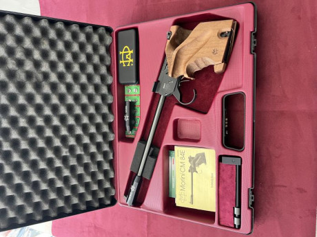 Buenas tardes compañeros del tiro deportivo de precision,pongo a la venta mi Morini CM 84E con cacha talla 02