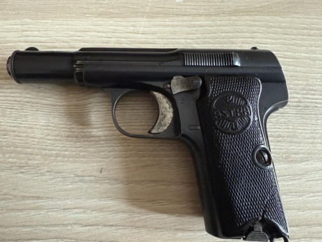 Se vende Astra Mod 300 (Purito). Funcionando perfectamente. Unico defecto raja en una cacha. Se entrega 10