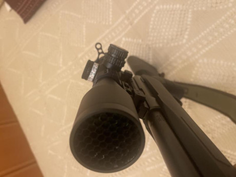Vendo este visor comprado hace 4 meses en Amazon, lo compré para poner en una CD del 22lr, por que leí 20