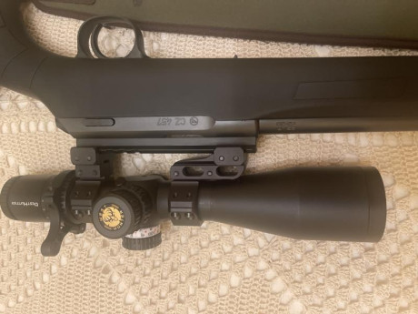Vendo este visor comprado hace 4 meses en Amazon, lo compré para poner en una CD del 22lr, por que leí 10