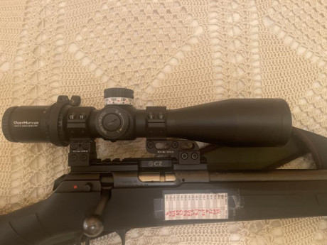 Vendo este visor comprado hace 4 meses en Amazon, lo compré para poner en una CD del 22lr, por que leí 12