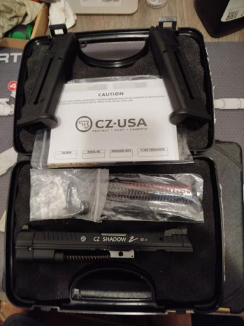 Vaciando el armero vendo CZ Shadow 2 con kit del 22 comprado hace 2 meses. El arma se ha usado para precisión 50
