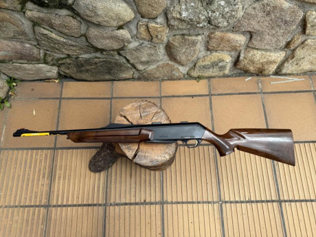 Se vende Rilfe browning long track, en perfecto estado pasa por nuevo. Se ya utilizado muy poco . 850€ 01
