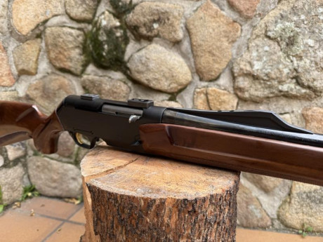 Se vende Rilfe browning long track, en perfecto estado pasa por nuevo. Se ya utilizado muy poco . 850€ 00