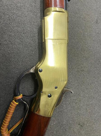 Rifle uberti replica del modelo winchester 1866 caja de latón Calibre 45 longcolt 
Espectacular a estreno 170