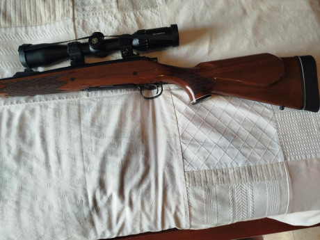Vendo Remington 700 BDL 7mm RM, en buen estado y agrupa bien, maderas con roces por el uso. Precio 500 01