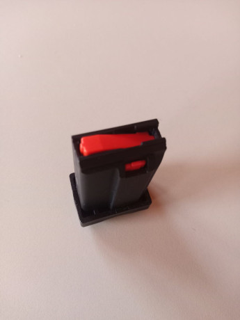 Vendo cargador Remington 597 de 10 cartuchos del 22, nuevo a estrenar.

35€ envio incluido por mensajeria, 02