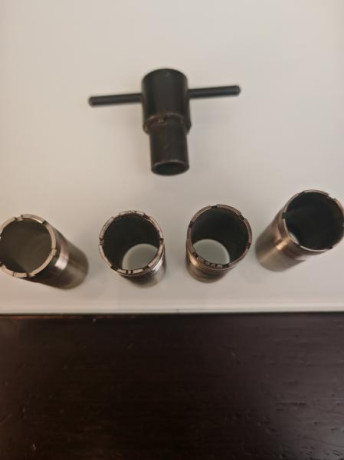 Vendo polichoke de 1,2,3 estrellas y cilíndrico.Eran de una Fabarm Europa calibre 12(no sé si valen para 02