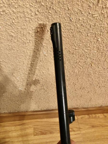 Buenos días compañeros.
Vendo cañón cilíndrico estriado para bala de Mossberg 500 de 60 cm.
Es el modelo 00