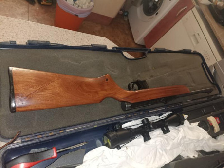vendo rifle del 22 marca MAHELY calibre 22  solo mide 80 cm ,.....200 euro .....Es pequeño y jugueton 00