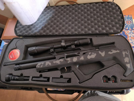 Buenos días.

Un amigo vende un equipo completo, ha dejado la afición y la tiene nueva.

Zeon effecto 01