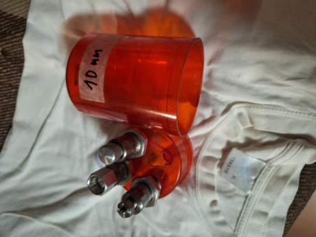 LEE.           44 MAG.
   LEE.            40 Y 10MM
35 Euros cada uno

   HORNADY CUSTOM GRADE
   6,5 02