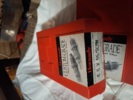 LEE.           44 MAG.
   LEE.            40 Y 10MM
35 Euros cada uno

   HORNADY CUSTOM GRADE
   6,5 00