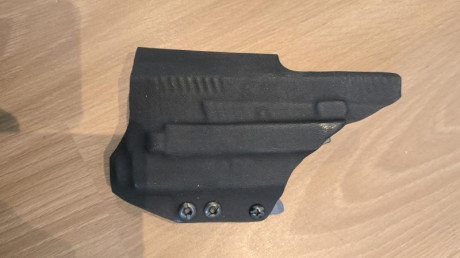 Vendo funda de kydex porte interior AMG holster para CZ P10s / CZ P10c con módulo para la linterna Olight 01
