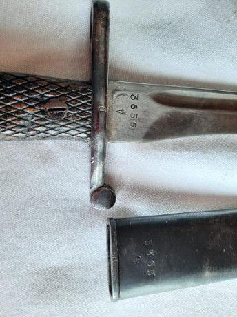 Un amigo vende, por razón de enfermedad y edad, algunas bayonetas que coleccionó.

Se trata del  Modelo 11