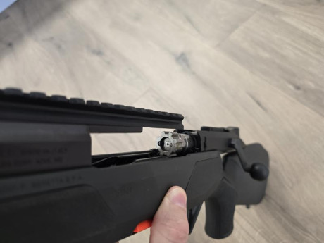 Único propietario, usado muy pocas veces. Estado impoluto.
Vendo por cambio a semiautomático.
Cerrojo 12