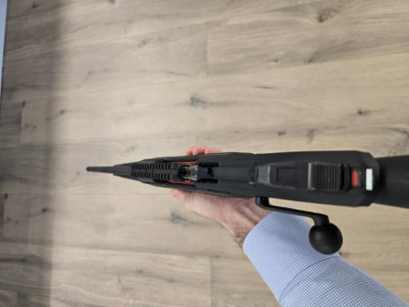 Único propietario, usado muy pocas veces. Estado impoluto.
Vendo por cambio a semiautomático.
Cerrojo 10