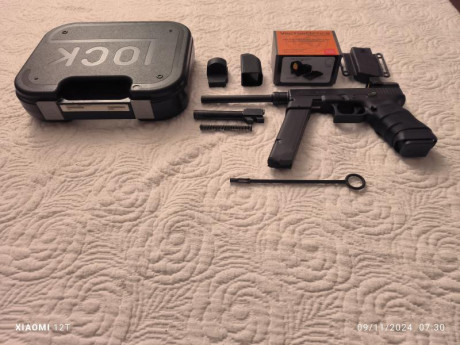 Por hacer un poco de fondo en el armario vendo las siguientes pistolas.
HK compact usp C/9mm .......  01