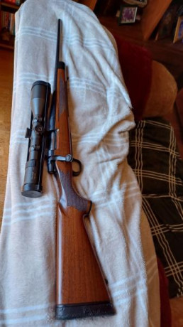 Un amigo vende este rifle Remington Seven CDL, en calibre 7-08, con monturas Leupold QR y visor Zeiss 01