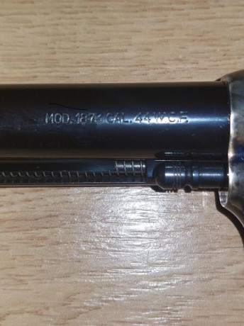 .
  VENDIDO.  

  SR. ADMINISTRADOR PUEDE BORRAR EL HILO CUANDO QUIERA  

Se vende  Revolver UBERTI CATTLEMAN 12