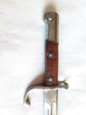 Bayoneta para el  Fusil Pattern 1908 . 
Fabricada en Solingen, por Weyersberg & Kirschbaum.

En buen 01