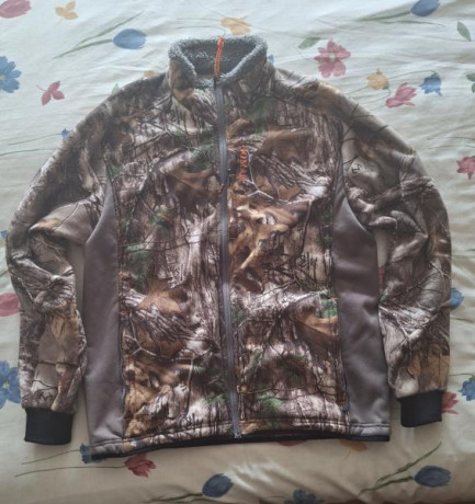 SE VENDE:

Chaqueta de la marca americana NOMAD, chaqueta técnica muy cálida para las jornadas de invierno, 00