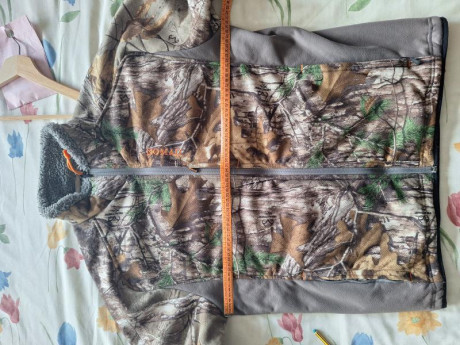 SE VENDE:

Chaqueta de la marca americana NOMAD, chaqueta técnica muy cálida para las jornadas de invierno, 31