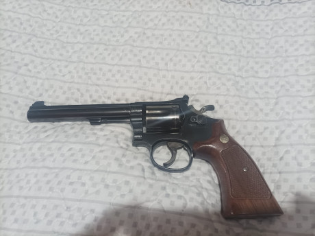 Pues eso busco un S&W 67 (38sp) en 4 pulgadas aunque no descarto 6",escucho ofertas.
Saludos. 70