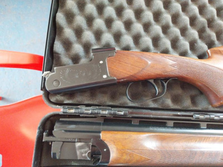Un compañero del tiro al plato vende una escopeta superpuesta Remington 3.200 Trap con cañones de 76cm 02