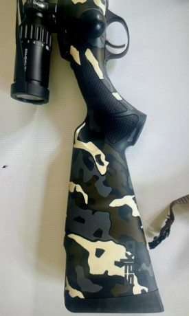 Vendo este rifle Sako 85 Black Bear en cal. 9,3x62 , con tres cajas disparadas. Agrupa de maravilla con 02