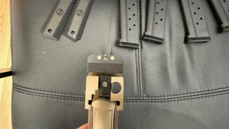 Buenos días a todos,

Vendo pistola 1911 en 9mm (single stack), marca Schmeisser. Guia en F.
Menos de 30