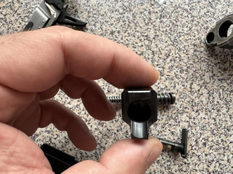 Vendo sig Sauer P320 spectre compact con 1 cargador y extensión tonysistem +1.5 y doy otra extensión igual 21