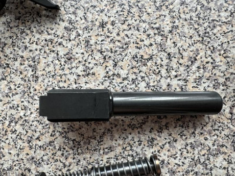 Vendo sig Sauer P320 spectre compact con 1 cargador y extensión tonysistem +1.5 y doy otra extensión igual 30