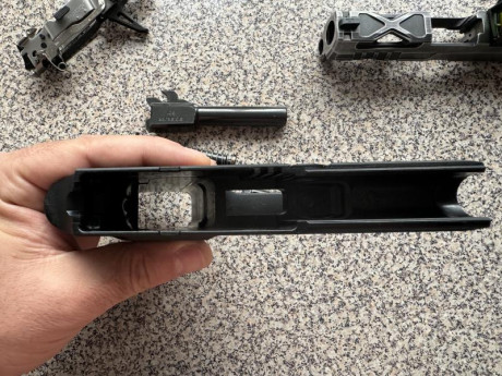 Vendo sig Sauer P320 spectre compact con 1 cargador y extensión tonysistem +1.5 y doy otra extensión igual 40