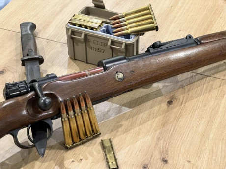 Vendo mi Mauser Kar98K. Números no coincidentes. Captura rusa. Muy bien ajustado y preciso. Estado excelente 02