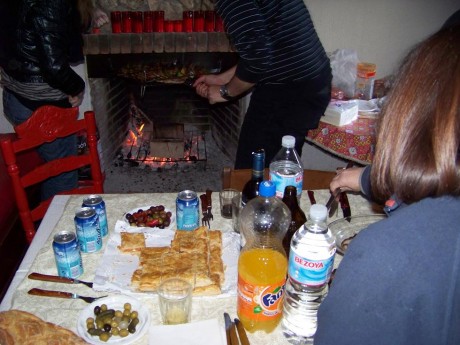 Venga empezar a colgar fotos de la comilona de hoy!!
Un dia fantástico, rodeado de unos MUY BUENOS AMIGOS. 140