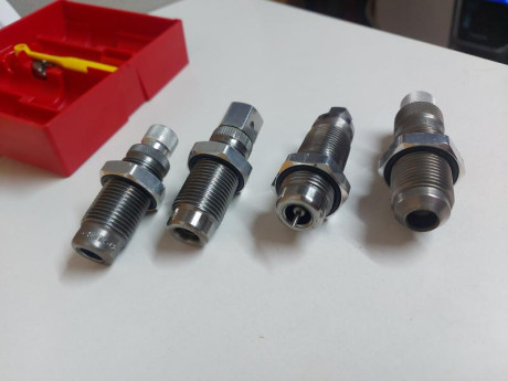 Vendidos 
Vendo juego de dies lee de 9 mm Luger/pb en perfecto estado, prácticamente nuevos. Es el juego 11