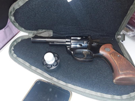 VENDIDA...Vendo revolver Astra del 38  de 4 pulgadas. Guiado en F. Aunque tiene sus años ha disparado 02