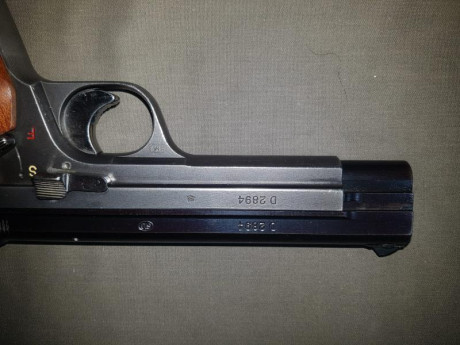 Vendo estupenda Sig P210 en cal 9para de 5 pulgadas en perfecto estado por no darle uso por 1450€.
Lleva 21