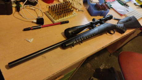 carabina con poco uso  zona de Valencia1100€ carabina visor y bipode 50