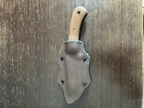 A la venta este hunter de Winkler knives totalmente nuevo (6 meses) en pefectísimo estado. No ha salido 02