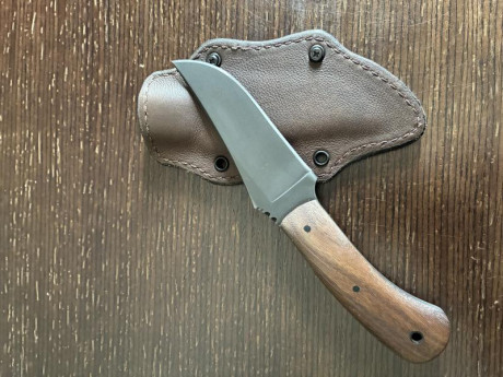 A la venta este hunter de Winkler knives totalmente nuevo (6 meses) en pefectísimo estado. No ha salido 00