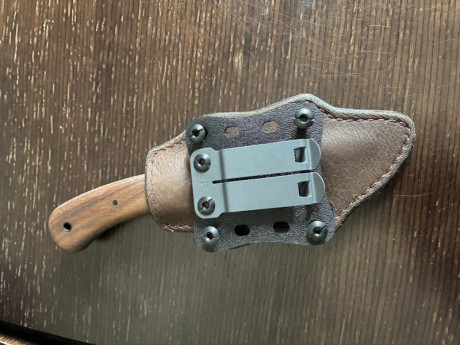 A la venta este hunter de Winkler knives totalmente nuevo (6 meses) en pefectísimo estado. No ha salido 21