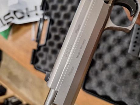 Se vende:

Pistola de precisión SIG SAUER P 210 en calibre 9mm.

Muy poco uso, IMPECABLE!!!

2 cargadores

Precio: 02