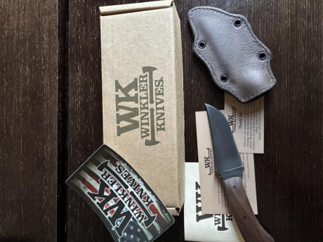 A la venta este hunter de Winkler knives totalmente nuevo (6 meses) en pefectísimo estado. No ha salido 40