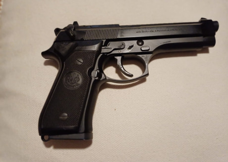 Buenas tardes, se vende 
Pistola:Beretta
Calibre: 9para
Licencia: actualmente en A, pero da de sobra las 01