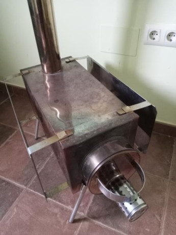 Pech ,estufa portatil, del fabricante ruso BEREG, ideal para tipis, yurtas ect.
El cuerpo de la estufa 01