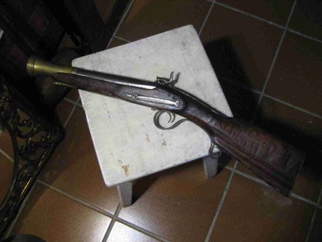 Buenos días:
Me gustaría poner a la venta un trabuco con la campana de bronce, cantonera metálica,
muy 02